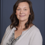 (Real estate agent ) Tracy  Smith 