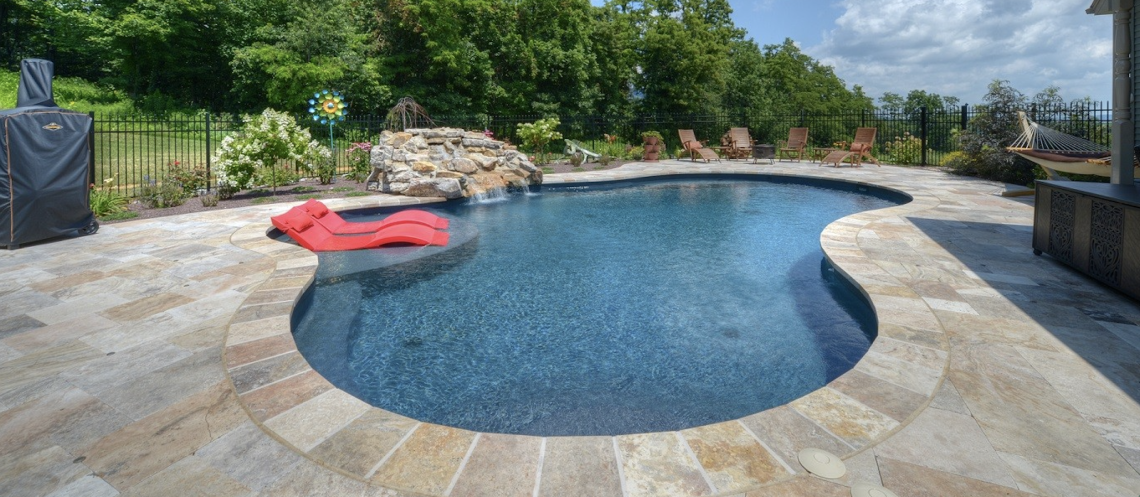 (Swimming Pools) Rob Goodall