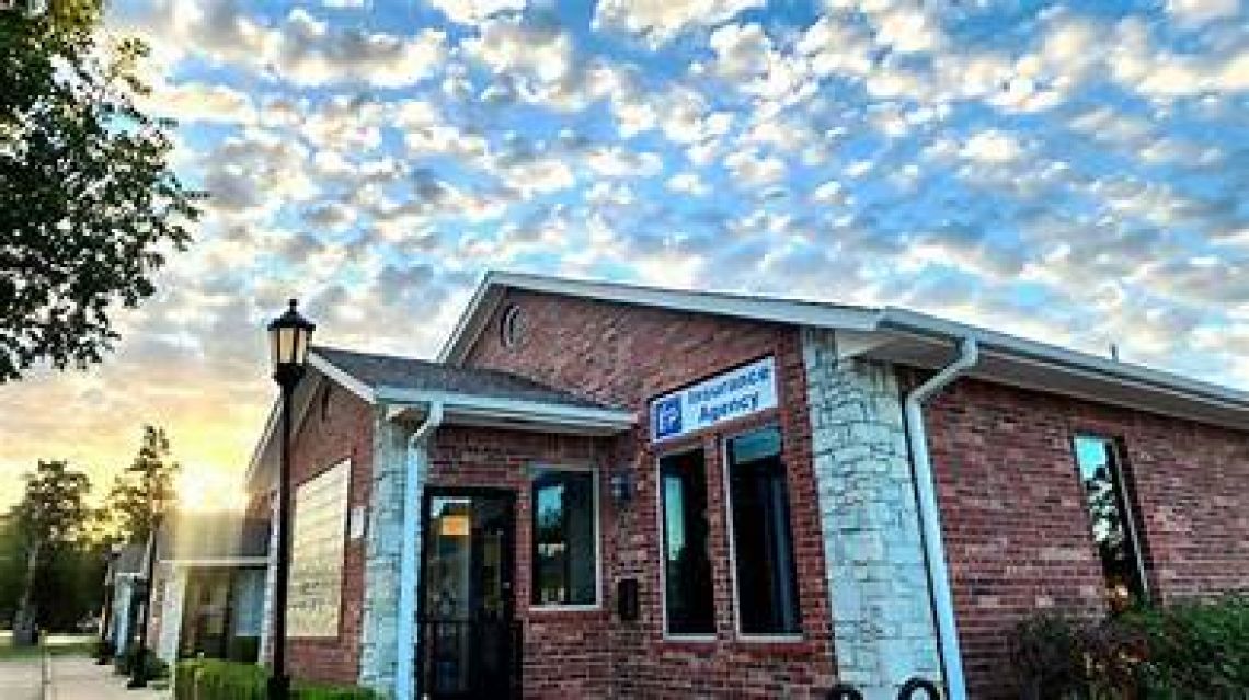 (Commercial Insurance Specialist) Tyler  Phillips 