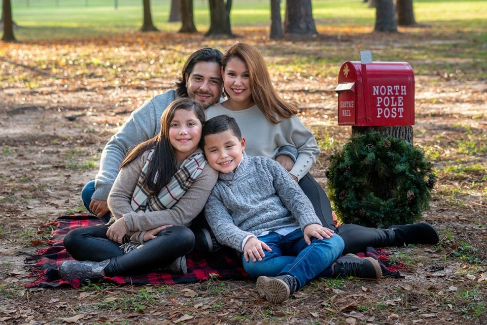 Don't forget about that holiday family photo! I'm still booking a few more Christmas sunset sessions before the season gets here. I'd love to see some of you out there. Photo sessions are 15-20 minutes at Telge Park between 4 p.m. and 5 p.m. when the sunlight is the most beautiful. The rate is $75 for eight edited images and a super fast turnaround! Here's the link for booking:https://linktr.ee/ericaslightbox